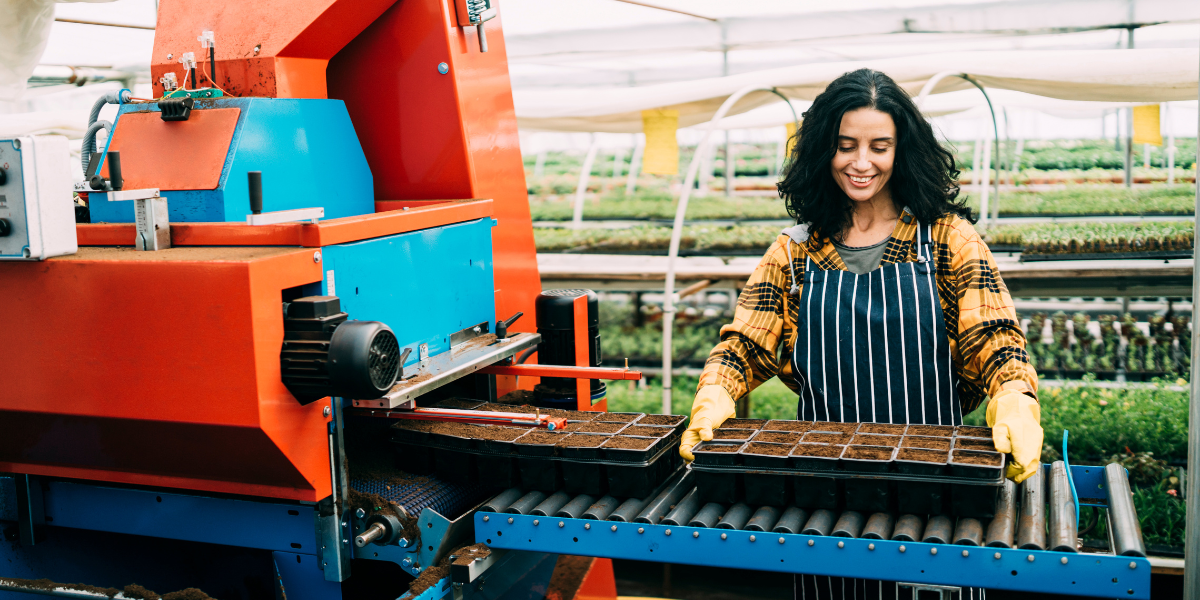 Best Practices Of Using Organic Mulch Spreaders For A Garden